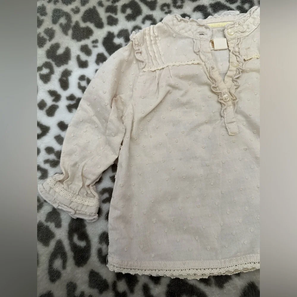 Children’s Place Polka Dot Blouse in Light Tan Size 6-9 months
